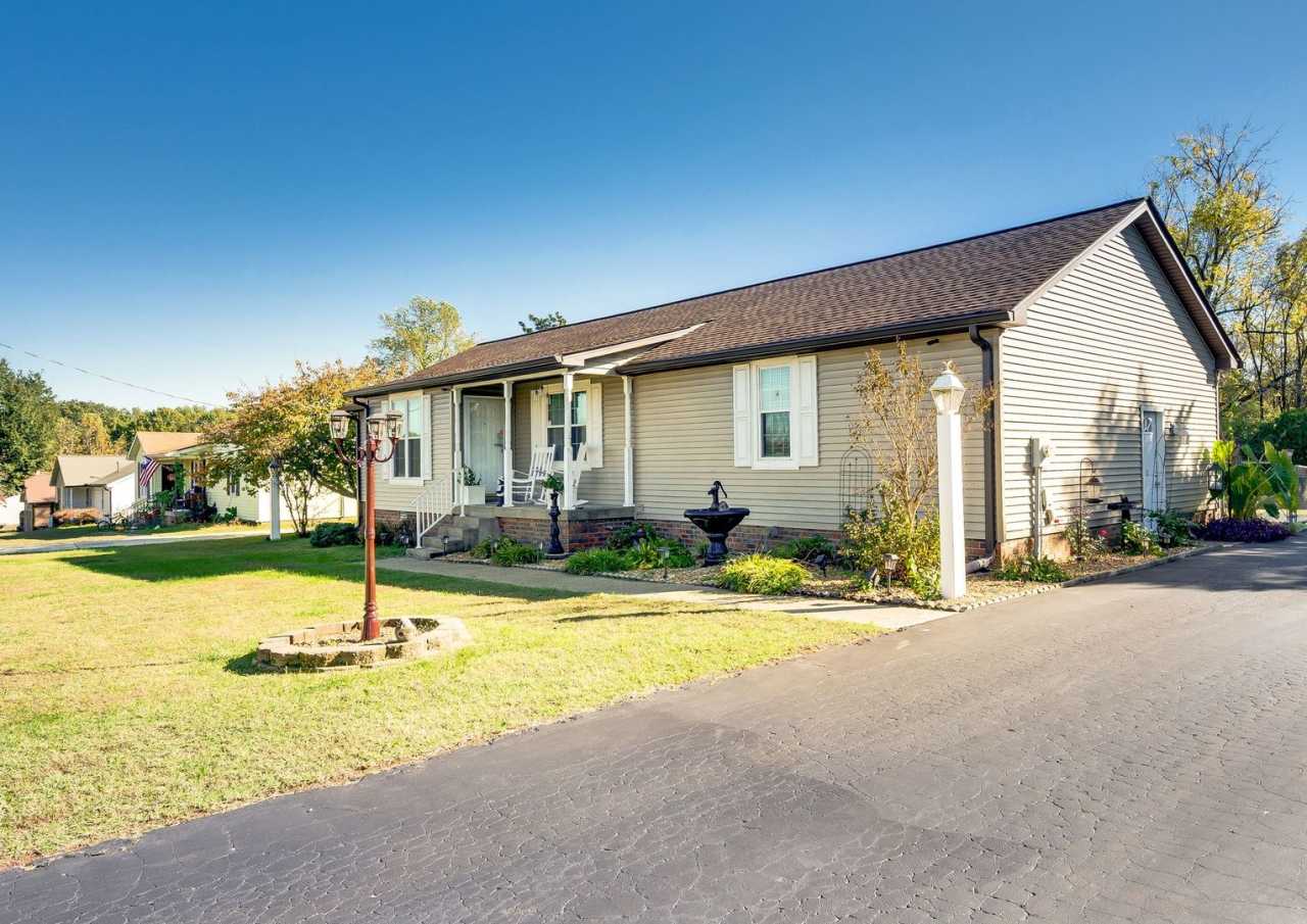 FOR LEASE- FULLY FURNISHED, SINGLE-FAMILY HOME IN NORTH MJ!