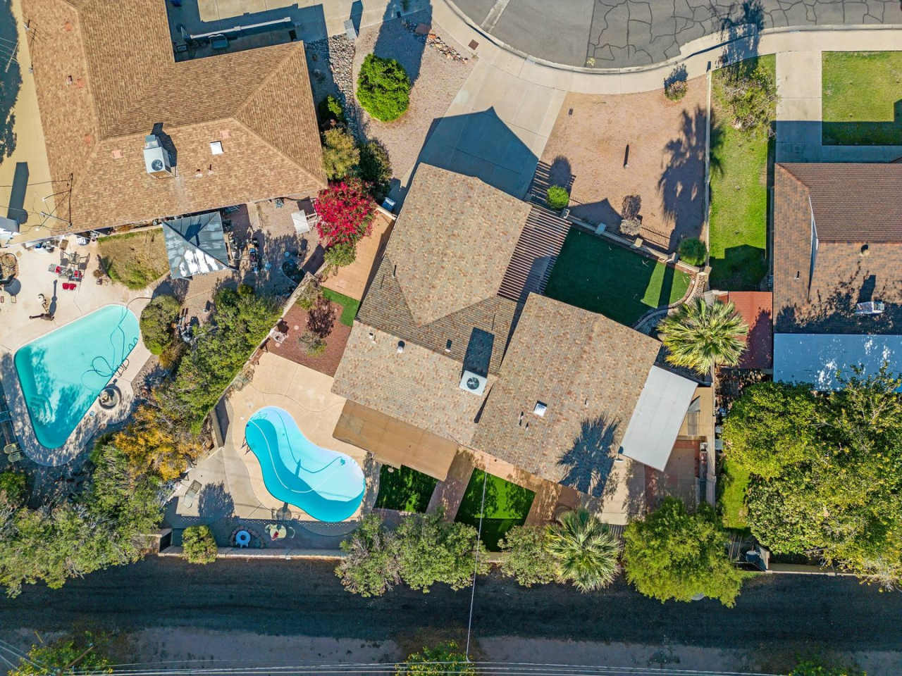 Large Trilevel home backing 60 with pool and close to ASU