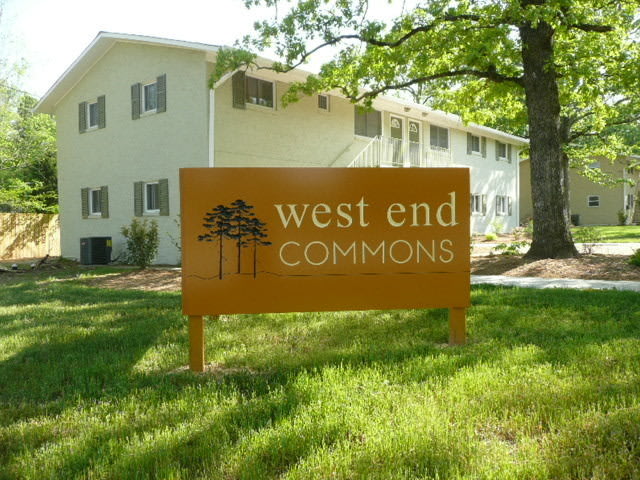 Sweet Spot in Carrboro! Inviting, updated 3br 2ba condo...Walk to Weaver St.  minutes to UNC