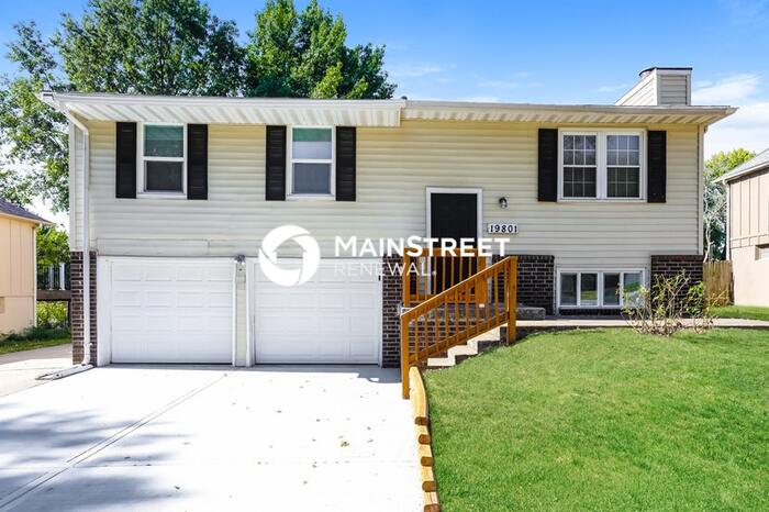 19801 East Millhaven Street