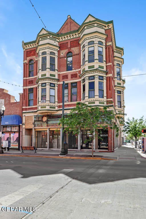 301 S El Paso Street unit: 2A