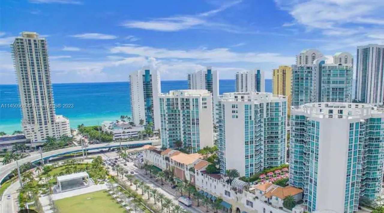 200 Sunny Isles Blvd