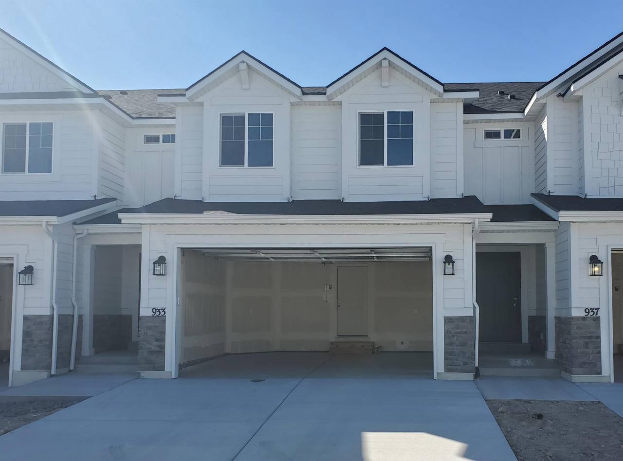 933 West 40 North - 1