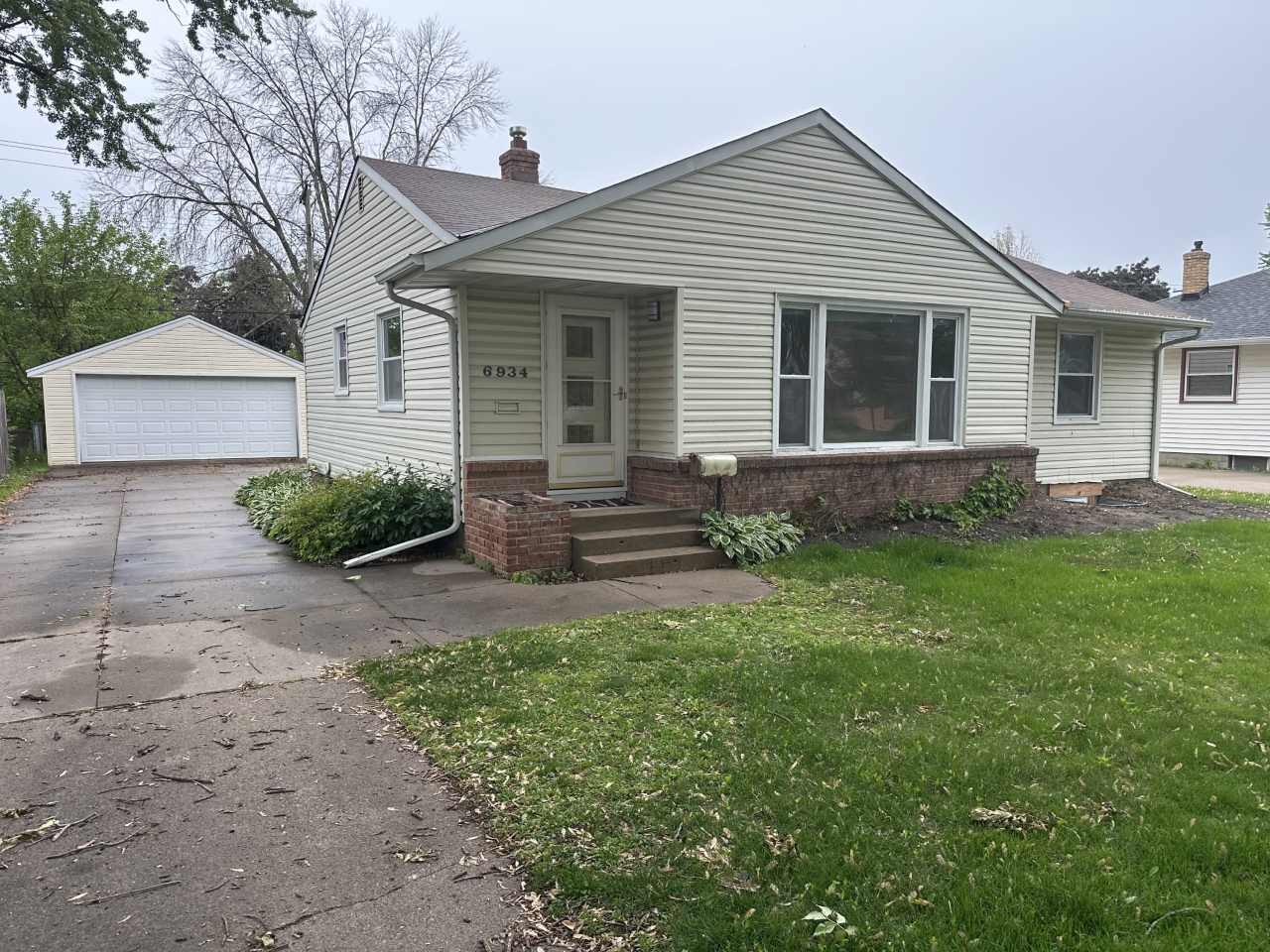 6934 Elliot Avenue