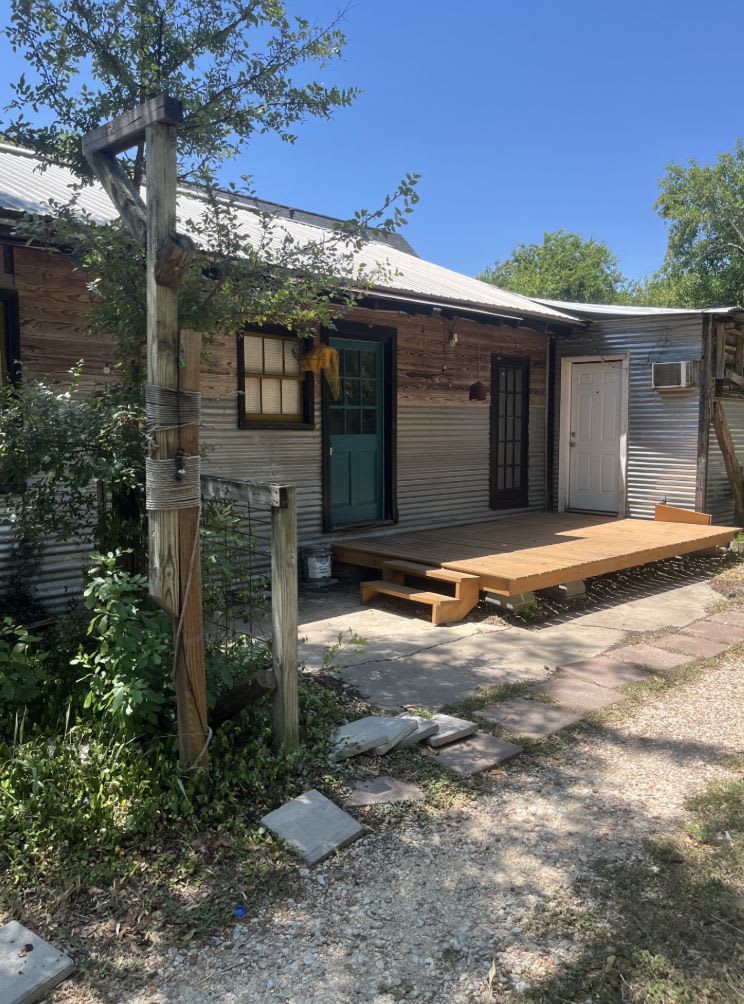 5706 William Holland Avenue