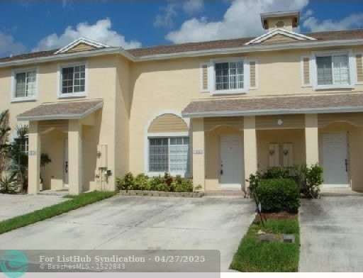 1443 SW 48th Ter