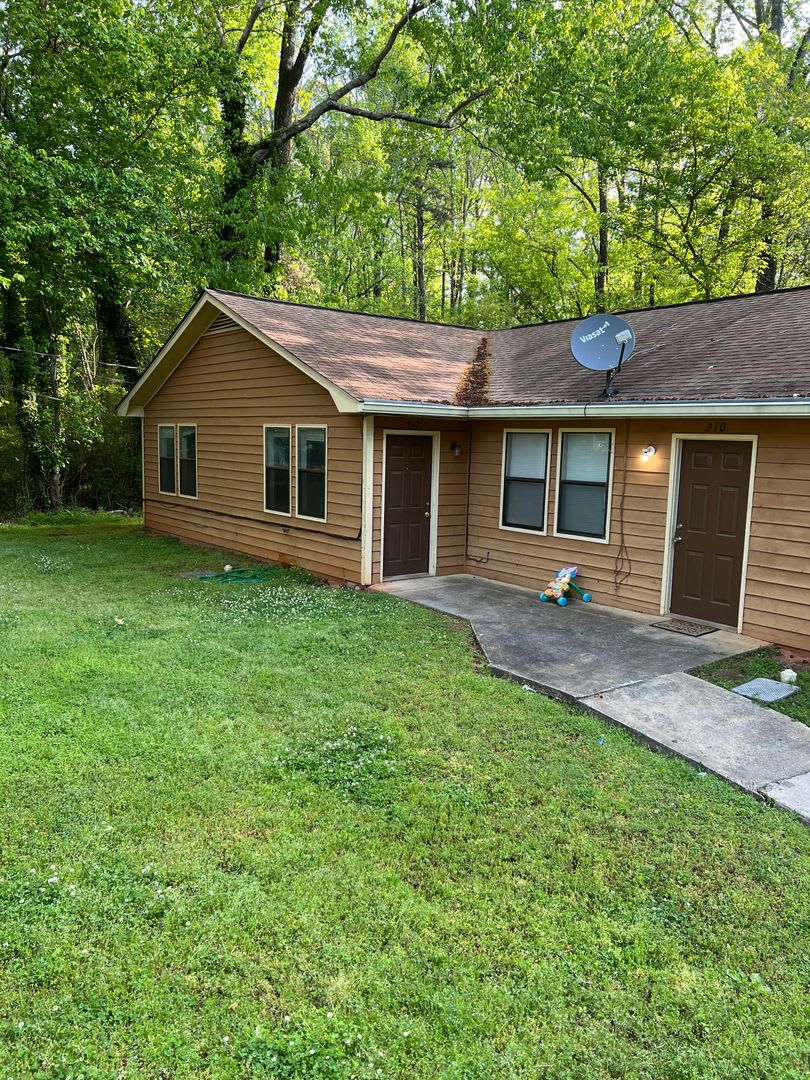 East Athens Duplex For Rent!