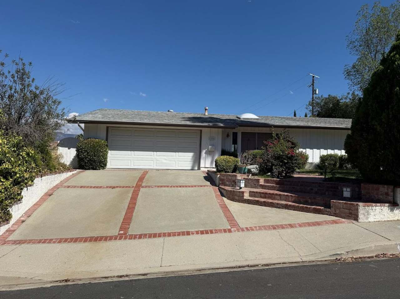 Gorgeous 3 Bedroom, 2 Bathroom, Granada Hills Pool Home for Lease! Ready for Move In!
