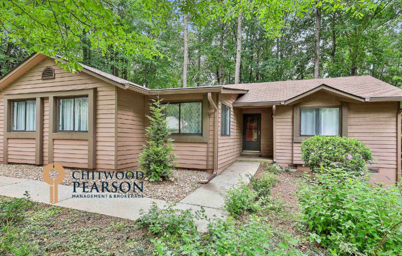 Charming 3 Bed / 2 Bath Furnished Ranch in One of Peachtree City's Most Scenic Settings
