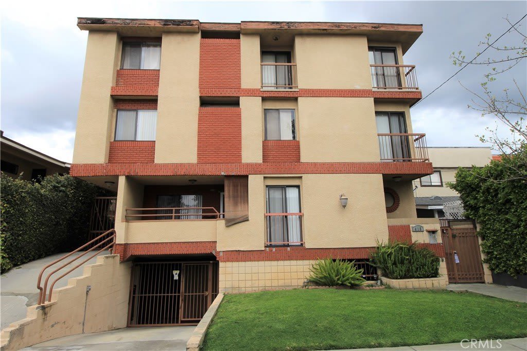 415 W Stocker Street