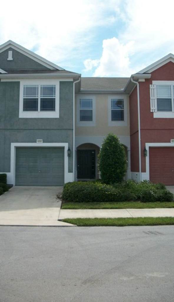 Beautiful 3BR/2.5BA Townhome with Water View in Fore Ranch