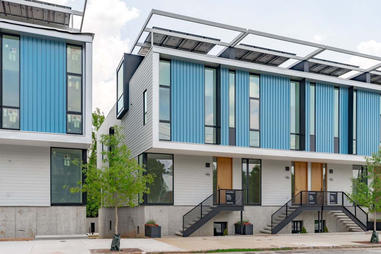 Beautiful 3BD, 3.5BA Downtown Raleigh Townhome with an Additional Bonus Room, Walkable to Premier Shopping  Dining