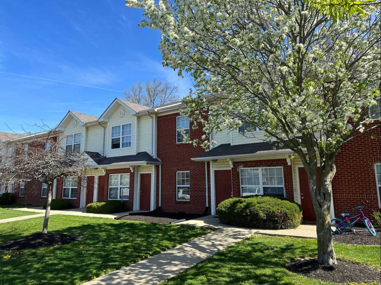 Beautiful Beech Grove Community********** Rent $1,325/month*********Quiet Culdesac Neighborhood