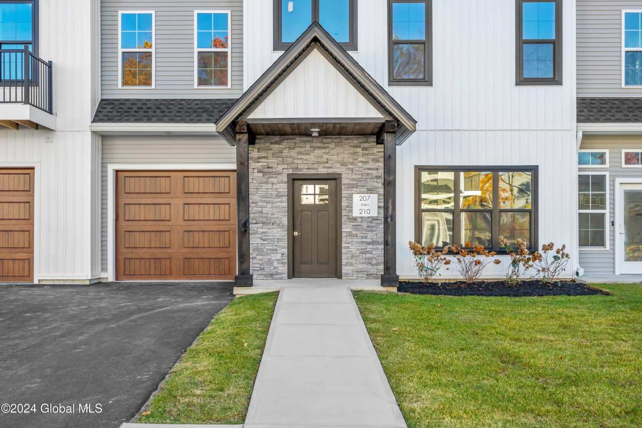 1103 Forest Ridge Boulevard