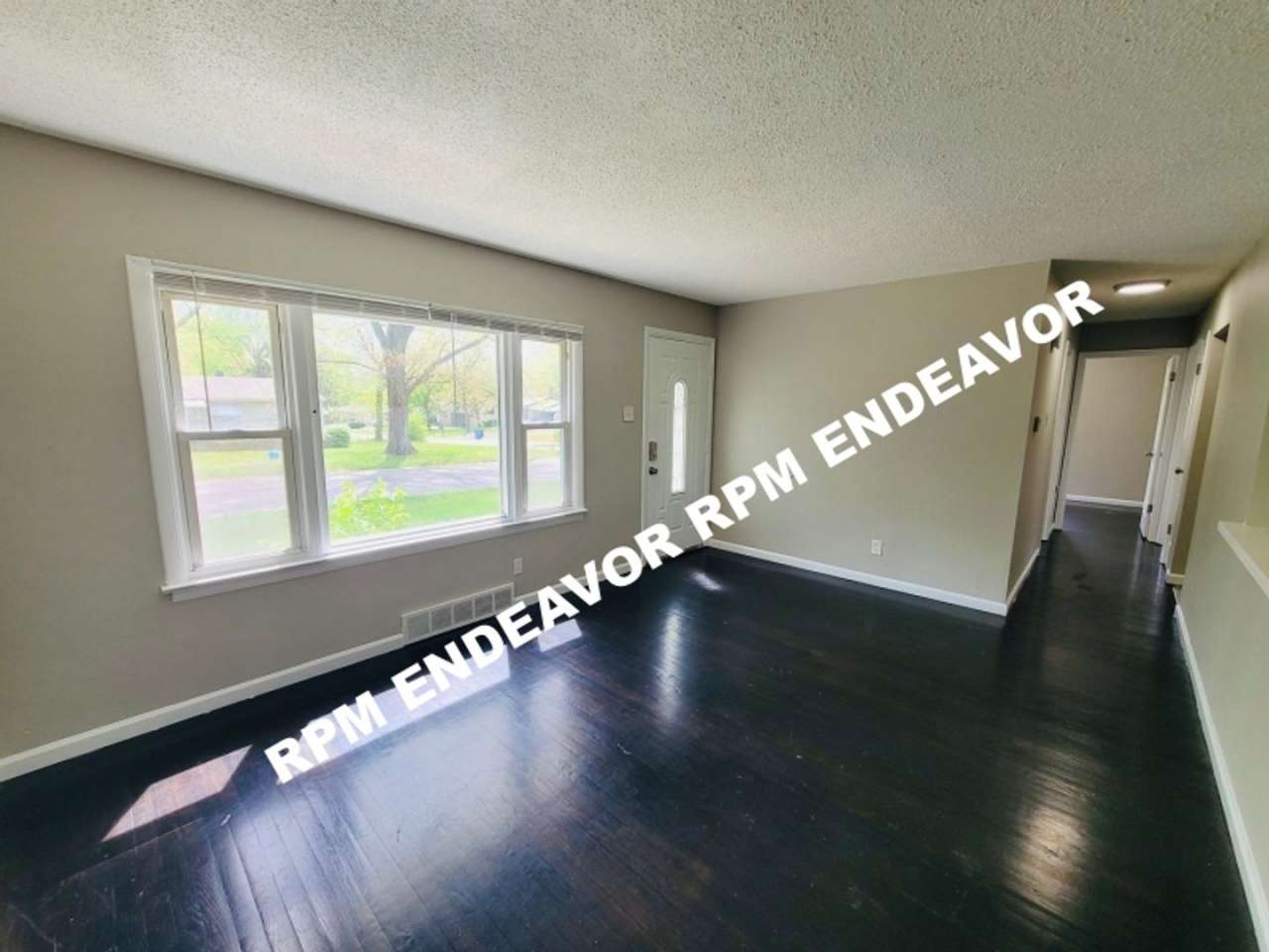 3 Bed 1 Bath. Move in Ready!