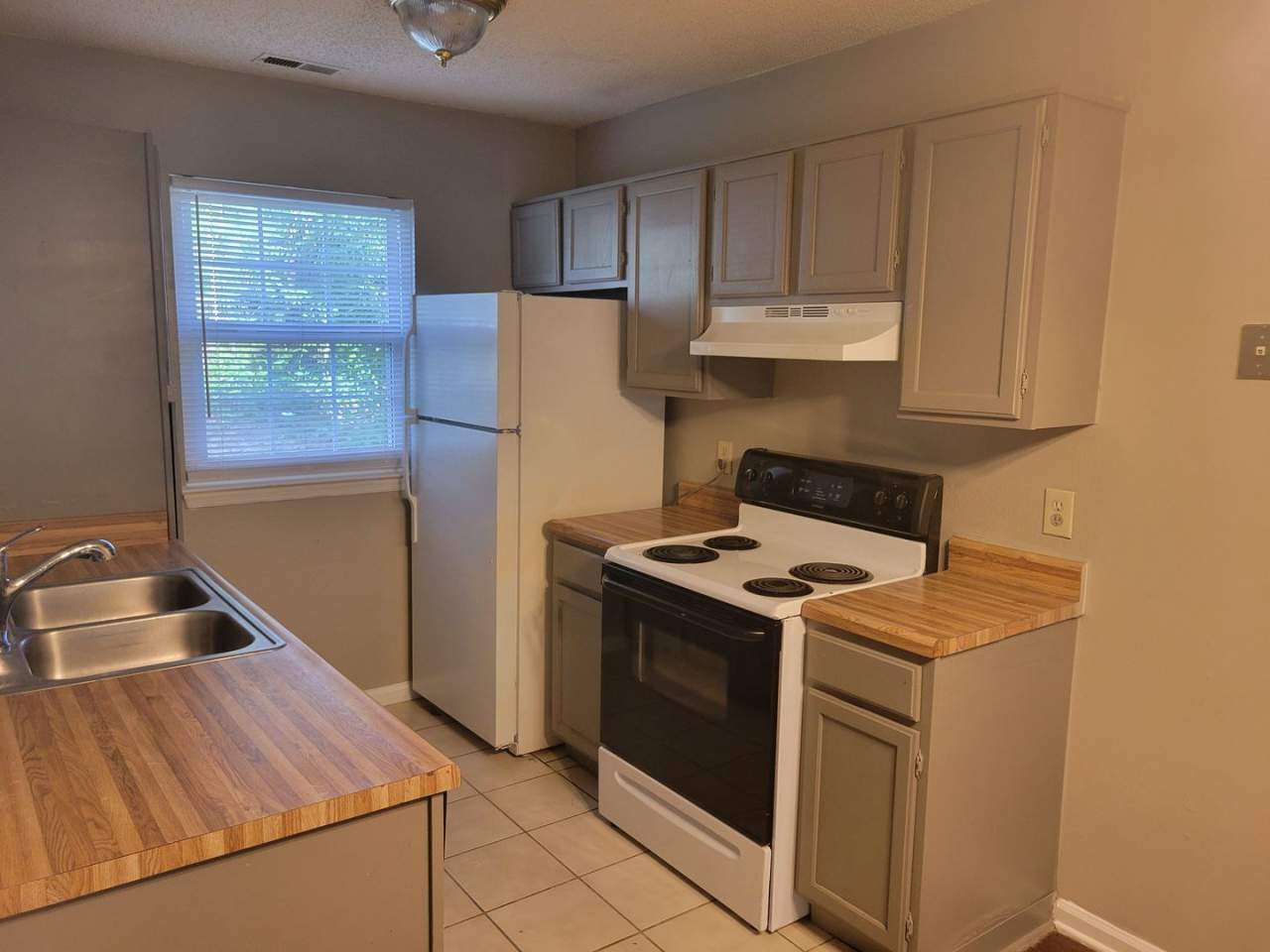 $1000 in Rent Savings + Lifestyle Bonus at Sandlin Branch!!