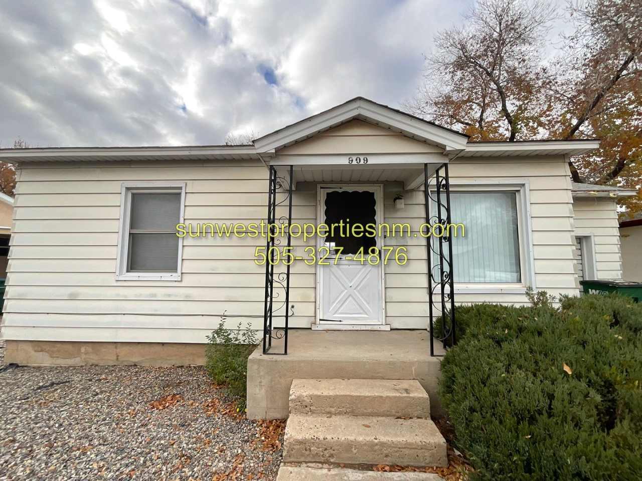 2 Bedroom, 1.5 Bath Home