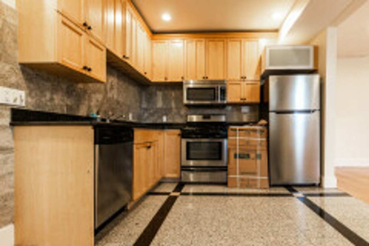 Brookline / BU Central Campus 3 Bed/2 Bath on Babcock St for September 1st. Students Welcome!!!