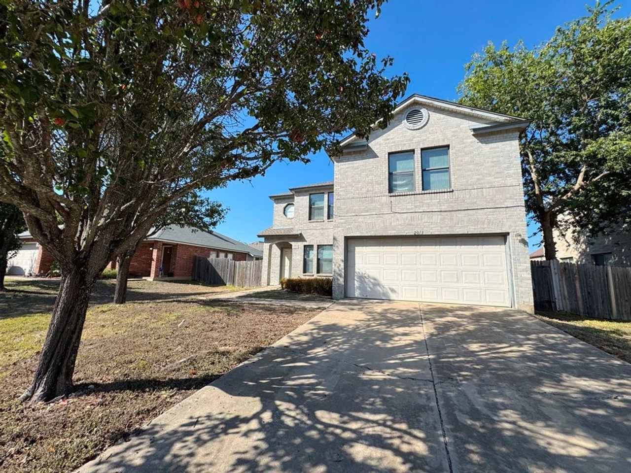 Nestled at 2013 Rim Rock Drive, this single-family residence offers an inviting home, ready to welcome you!