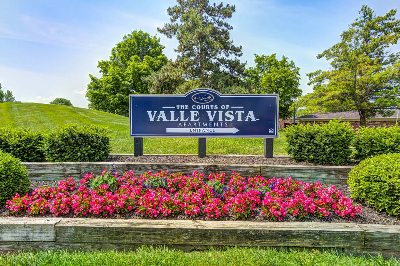 Courts of Valle Vista