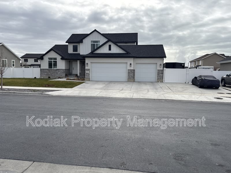 1439 West Stable Street