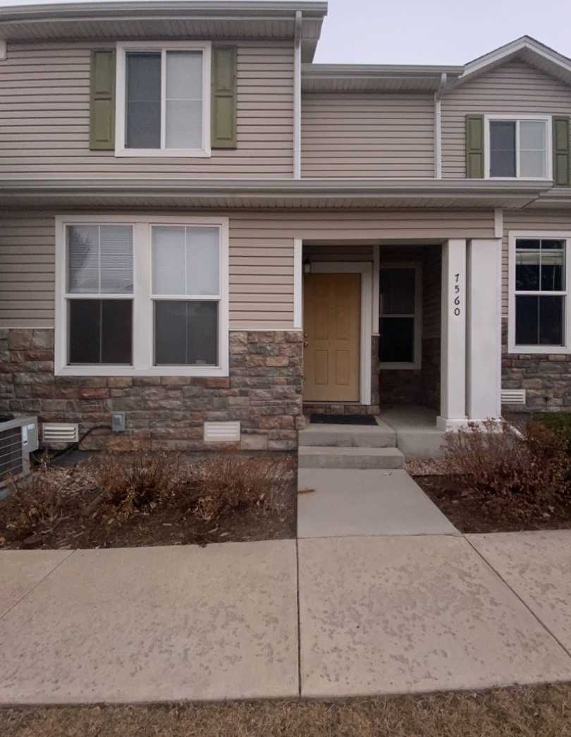 Newly Updated 3Bed/3Bath Townhome Near Ft Carson!