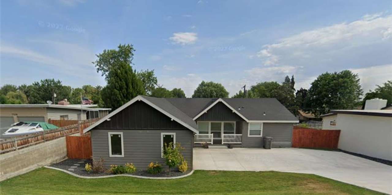 Fully Remodeled Home in West Kennewick – Pets Welcome