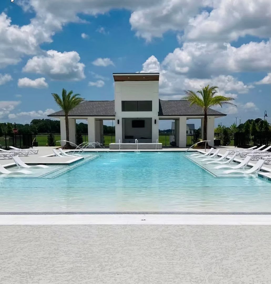 315 Sandstone, Unit 102