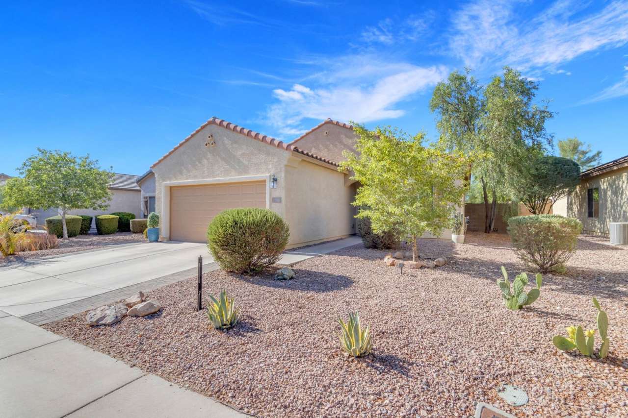 Stunning Single-Level Rental In The Highly Sought-After Anthem at Merrill Ranch!