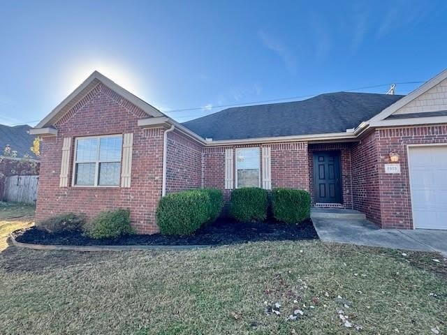 2905  SW Tanglewood  AVE