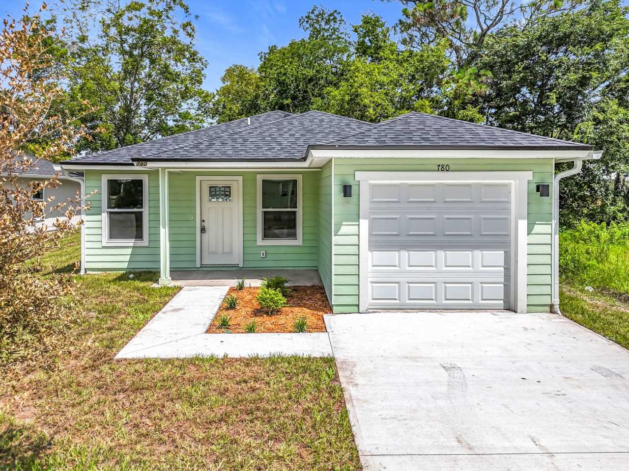 2025 NEW Built 3 BR 2 BA homew convenient to downtown St Augustine