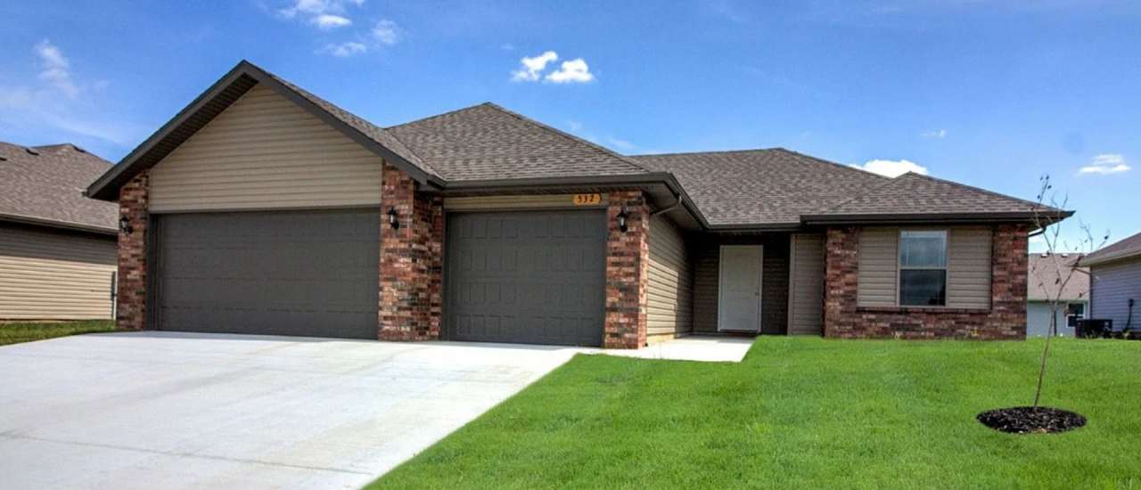 3 Bedroom Rental Home in Republic - fully fenced!