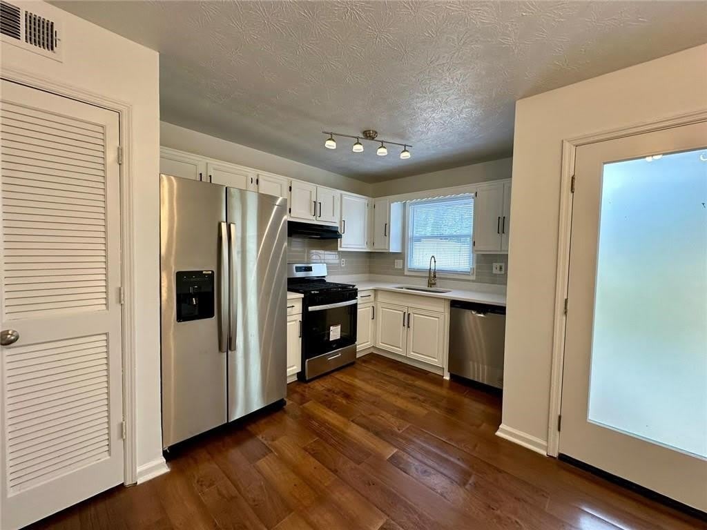 2293 Wellington Circle