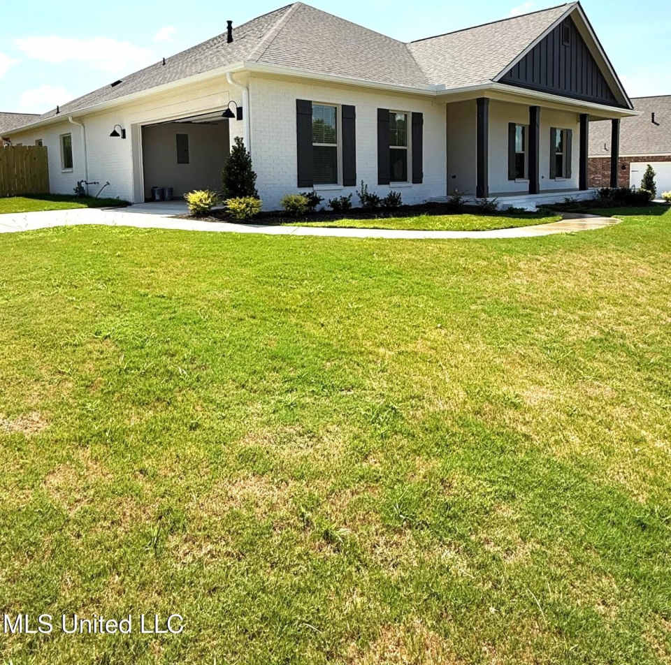 111 Saratoga Springs