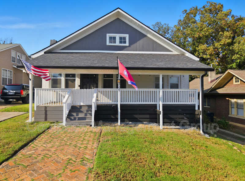 3227 East 5th Avenue