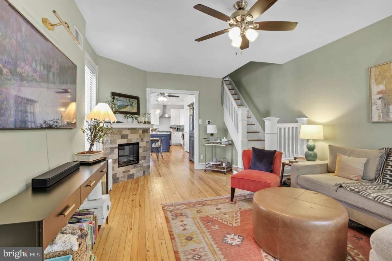 4355 LAURISTON STREET