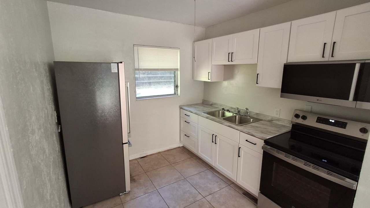 2/1 - Conveniently Located