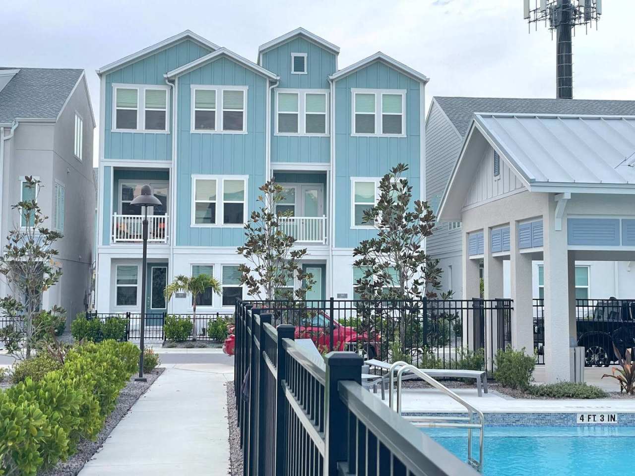 Annual Unfurnished 3 Bedroom, 3.5 Bathroom Townhome adjacent to Downtown Sarasota
