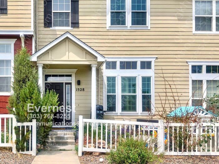 1528 Chimney Peak Drive