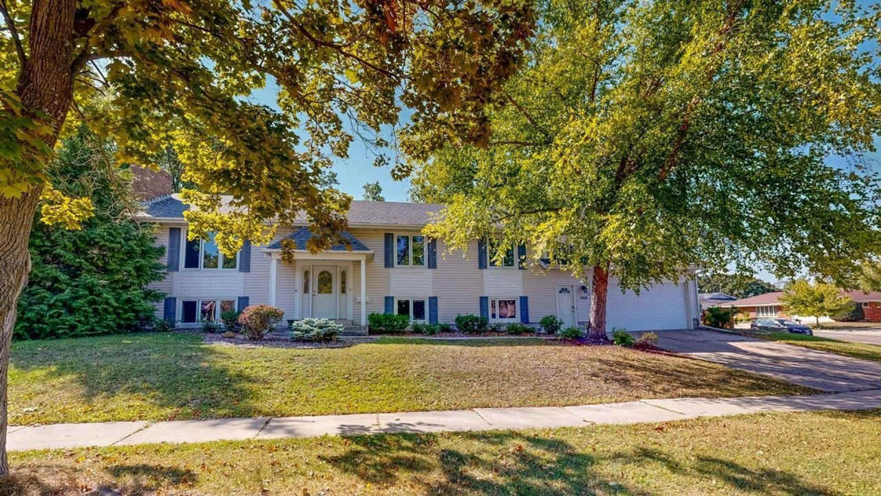 Spacious and Character-filled 5 BR 3 Bath Available For Rent!