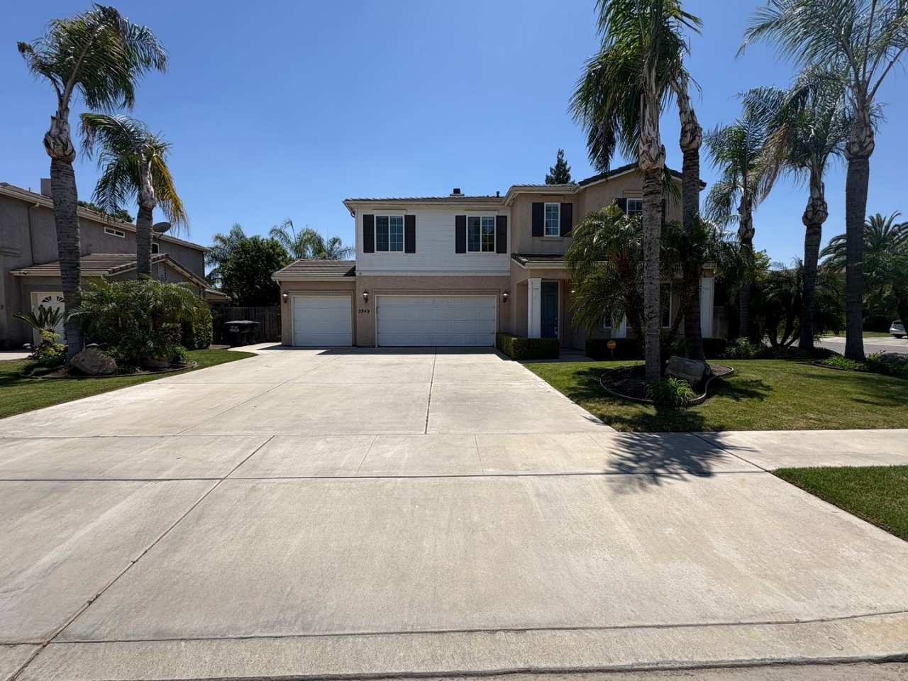 NW Two story home, located in Foxwood subdivision is Available Now!