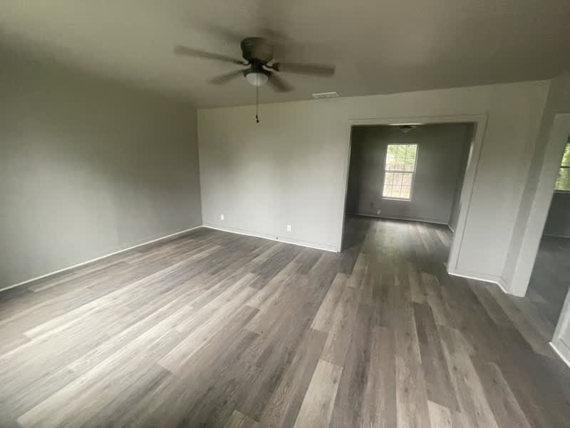 3102 Hollywood Avenue