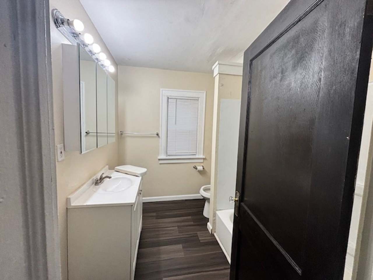 Charming 3-Bedroom Property in Prime Location