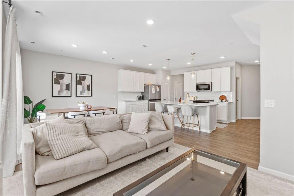 11274 Crestbury Drive