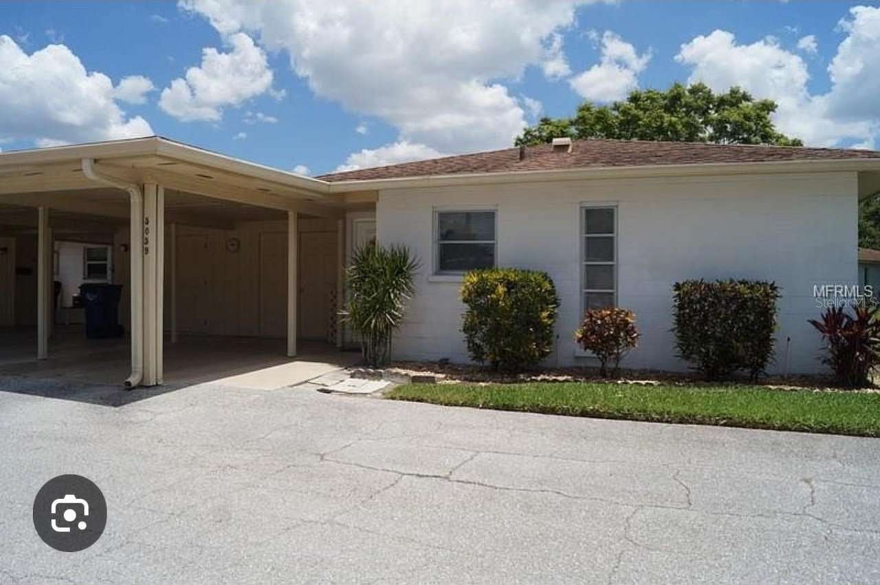 5059 LIVE OAK CIRCLE