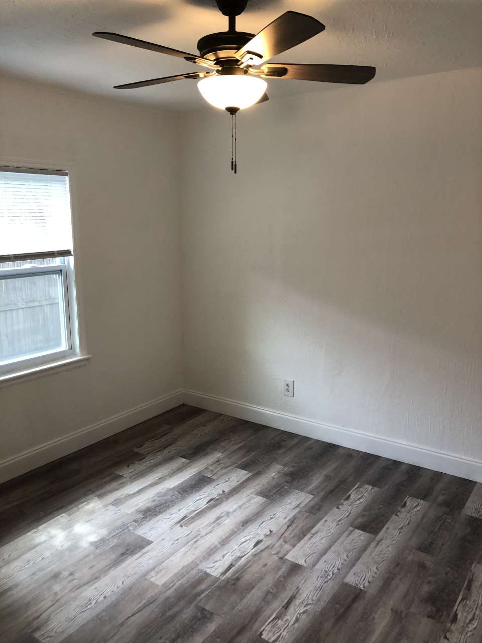 527 13th Avenue Northeast