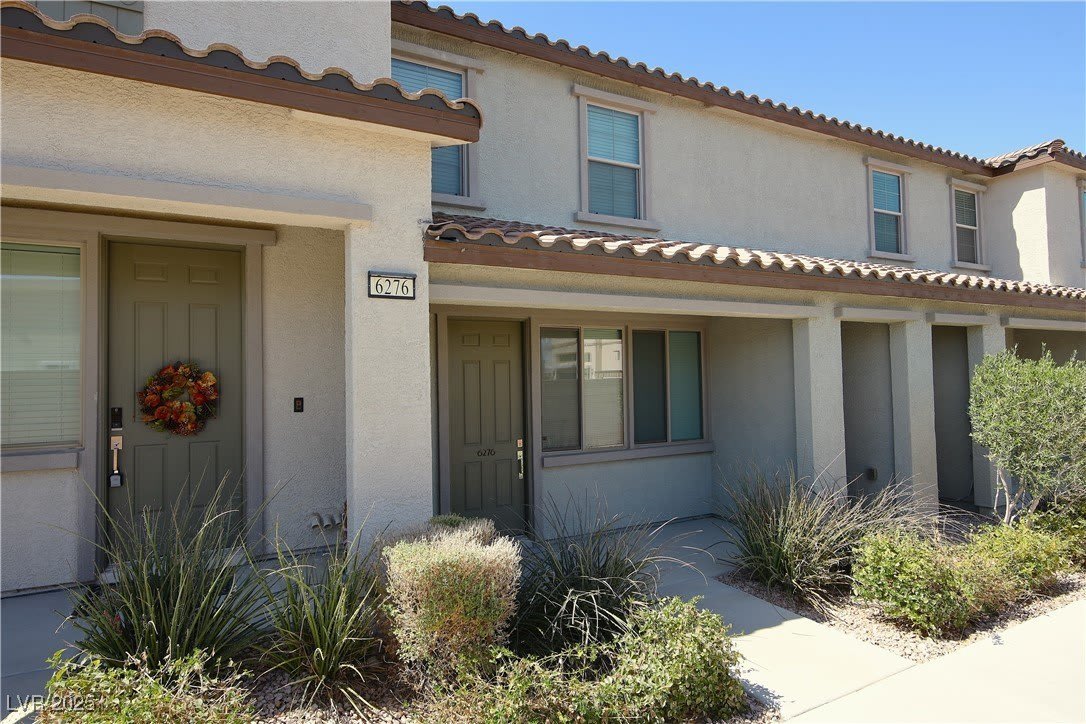 6276 Haiku Stairs Street