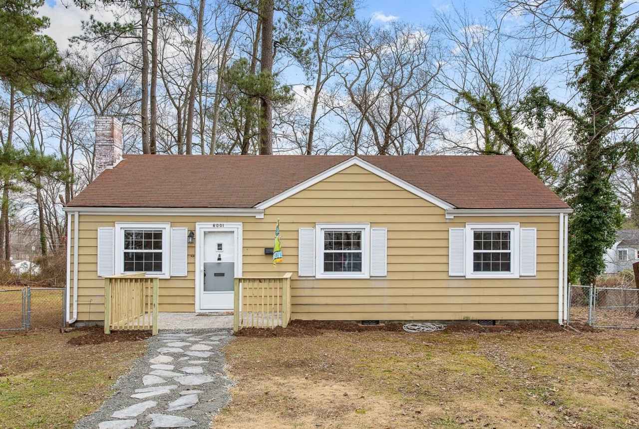 ADORABLE COTTAGE IN LAKESIDE
