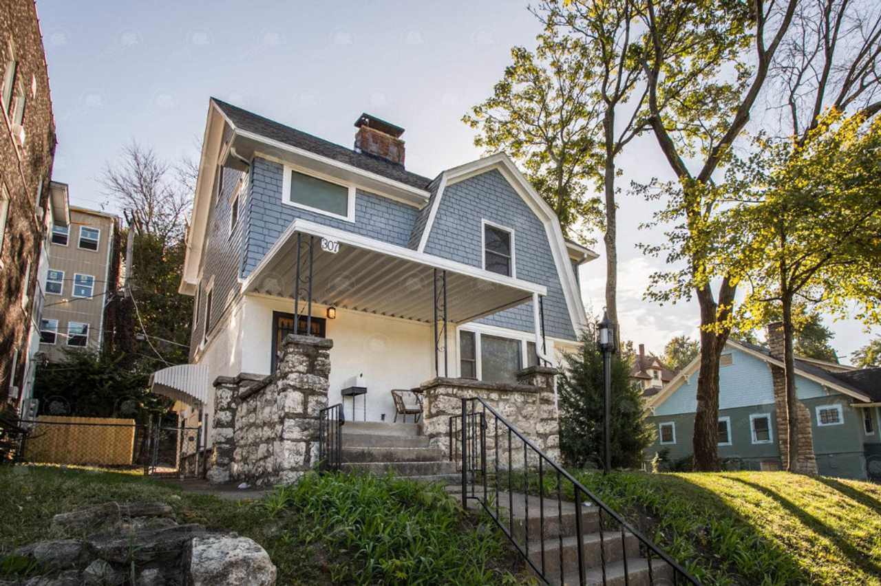 3-bedroom 3-bathroom w/a loft in historic Pendleton Heights!