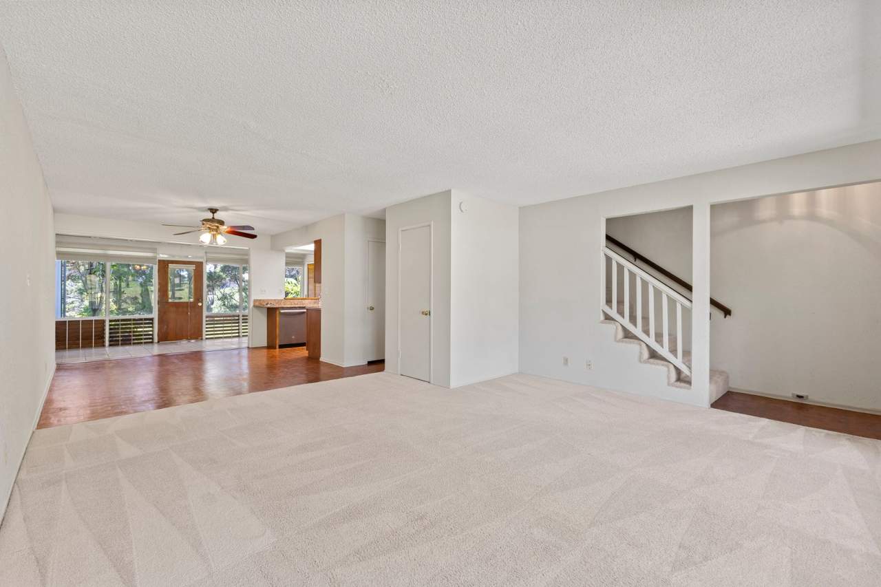 Pet Friendly Pearl City Townhouse with A/C